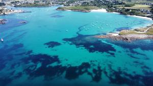 Maisons de vacances AN TEVENN - Maison entierement renovee a 600m de la mer : photos des chambres