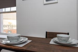 Modern Town Centre Apartment in Neath