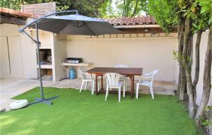 Maisons de vacances Amazing Home In Avignon With Outdoor Swimming Pool, Wifi And 3 Bedrooms : photos des chambres