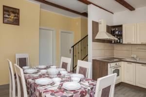 Family friendly house with a swimming pool Primosten Burnji, Primosten - 21068