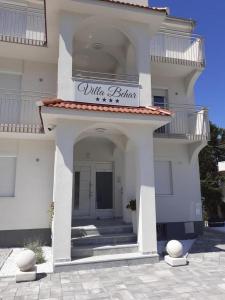 Apartments with parking space Banjol, Rab - 21159 
