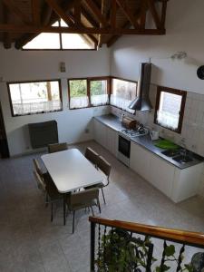 Amplia casa con estacionamiento