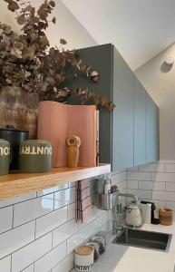 Stylish Geelong Cabin - Your home away from home