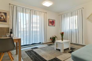 Apartments by the sea Trogir - 21215