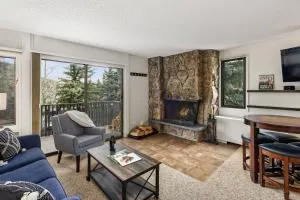 Lichenhearth 21 - سنوماس فيليج