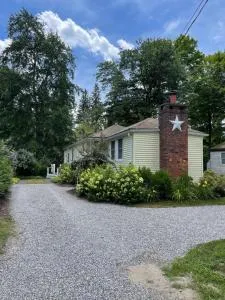 Cozy 2-bedroom Cottage with Access to Bantam Lake - Torrington