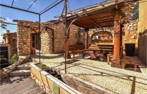 Gorgeous Home In Sault