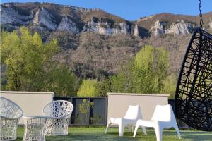 DANDELION GITE SPA Gorges du Tarn piscine jacuzzi rivière vue exceptionnelle villa nature design