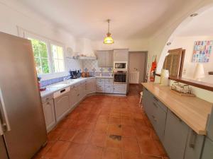 Villa 4 pièces avec piscine et jardin à Cavalaire-sur-Mer - FR-1-226B-147