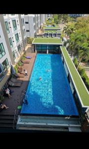 CBP treasure condo 泳池景