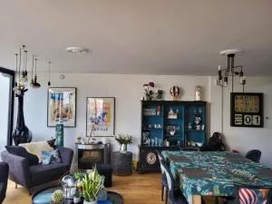 Maison atypique terrasse 3 chambres - Kervalet