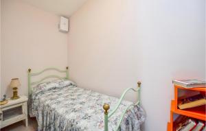 2 Bedroom Stunning Home In Camaiore