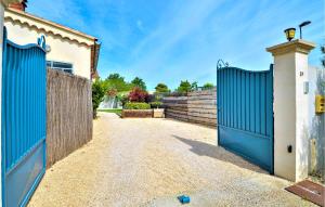 Maisons de vacances Gorgeous Home In Carpentras : photos des chambres