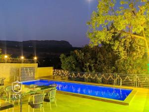 Icy Villa Lonavala - 4BHK Villa With Pool and Mountain View