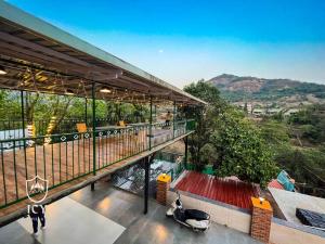 Icy Villa Lonavala - 4BHK Villa With Pool and Mountain View