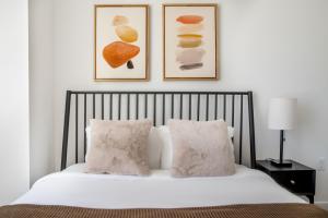 Central District 1br w gym grills nr park SEA-590