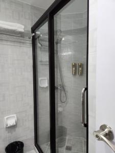 Condo Azur Suites A125 Amani Resorts Residences , 5 minutes Airport, Netflix, Stylish, Cozy with Luxurious Swimming Pool