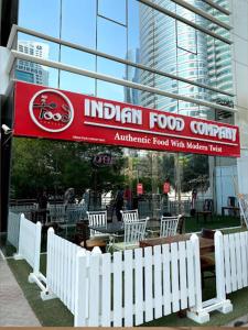 Cosmos Living Luxurious Studio Near Metro