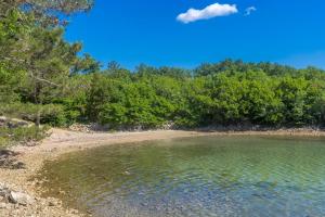 Cozy Ferienwohnung MELANIE 100m vom Strand auf der Insel Krk