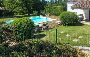 Maisons de vacances Beautiful home in Atur with Outdoor swimming pool, WiFi and 3 Bedrooms : photos des chambres