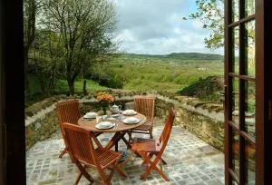 Cwm Bach - Llanychaer