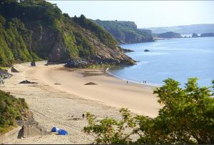 High House Sleeping 10