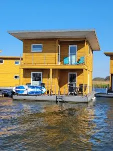 4 Sterne Dtv Floating House - 佩讷明德