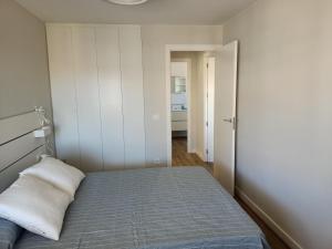 SEAFRONT APARTMENT PINEDA BEACH