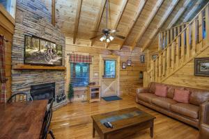 ER244 - Black Hawk Hideaway cabin