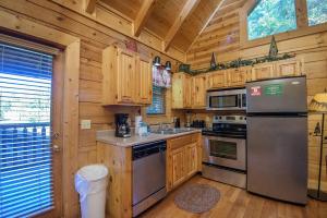 ER244 - Black Hawk Hideaway cabin