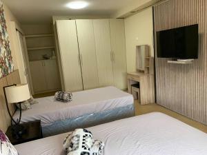 Comfy Avida Cebu w Pool(2 adjoined units) 50MBPS