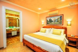 Breakfast at Monaco - Palais Boracay