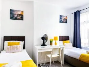 Beautiful 2 Bedroom House - Free Parking - LT House - Aylestone