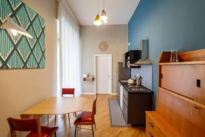 Bellini Design Complete Apartment three bd with three bath By HouseinNaples