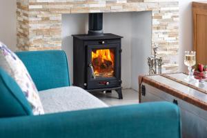 Cottage - Sleeps 3 hot tub & pet friendly