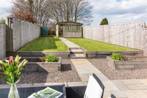 Cottage - Sleeps 3 hot tub & pet friendly