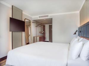 Superior Room with Lake View room in Radisson Blu Waterfront Hotel Stockholm