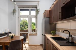 Classy Old Town Apartment - by Upstairs