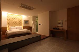 Suite Hạng Doanh Nhân (Business Suite)