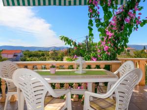 Apartment Andjelka by Interhome