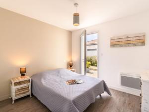 Apartment Les Patios de Flore-1 by Interhome