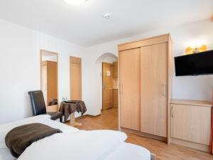 Apartment Rosa-9 by Interhome