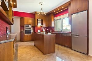 Crystal Chateau: Μaisonette above the sea