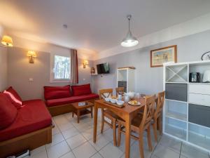 Apartment Les Grands Pins-2 by Interhome