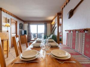 Apartment Ecrin des Neiges - Val Claret-4 by Interhome