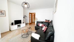 Oura Lancemar by Sunny Deluxe