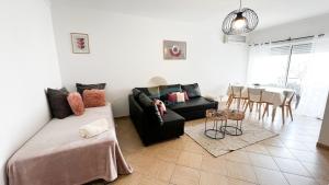 Oura Lancemar by Sunny Deluxe