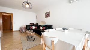 Oura Lancemar by Sunny Deluxe