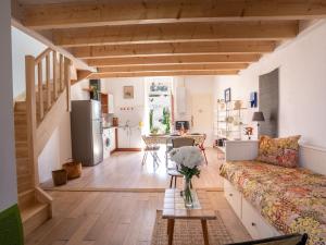 Holiday Home La Pierre Fleurie by Interhome