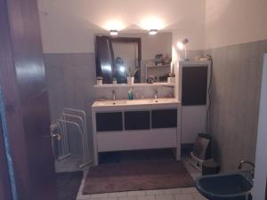 Villas La Pinede YourHostHelper : photos des chambres